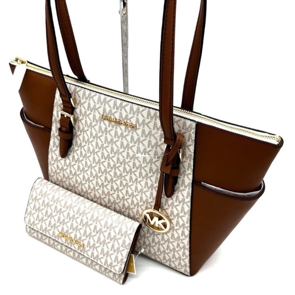 Michael Kors Large Charlotte Tote Bag & Trifold Wallet Vanilla - Picture 10 of 13